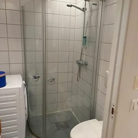 Shared Apartment, Close To Centrum Homestay