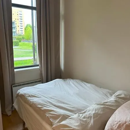 Shared Apartment, Close To Centrum Homestay *